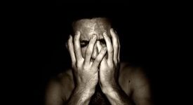 Мъжете изпадат в по-тежки депресиии от жените