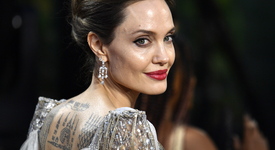 Анджелина Джоли - обсебена от Пол Мескал